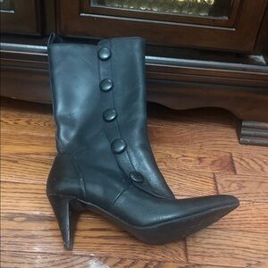 Elegant Black Buttoned Women's Boots